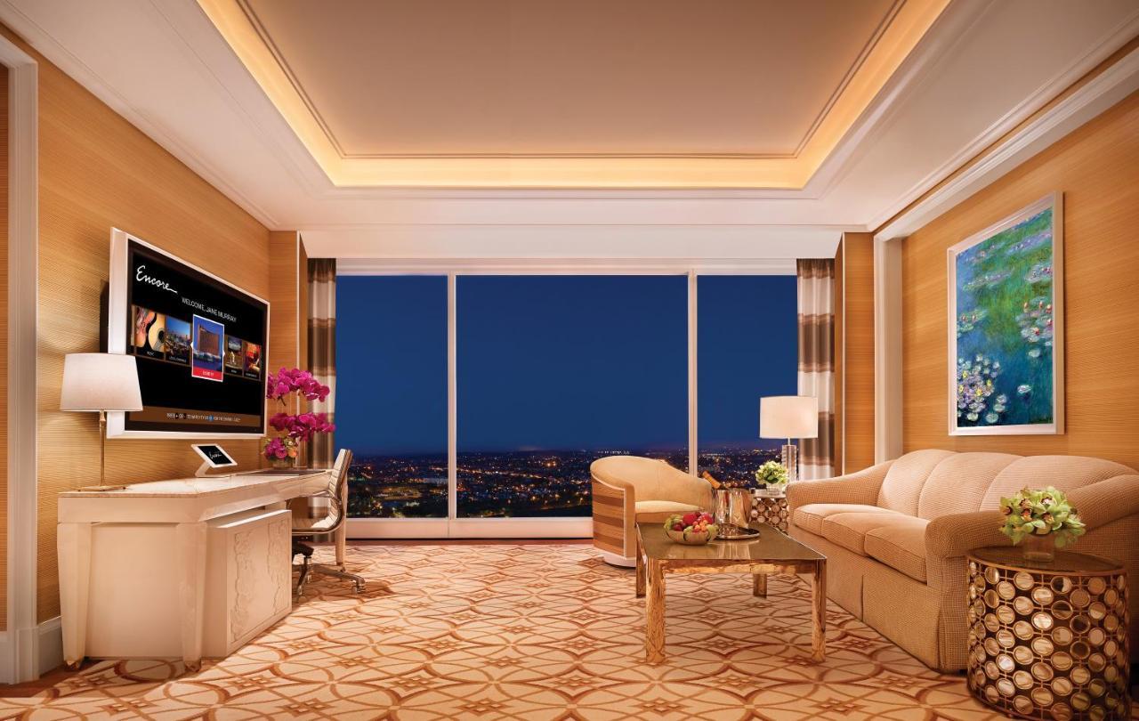 Encore Boston Harbor Everett Eksteriør bilde A living room in a Sky Villa